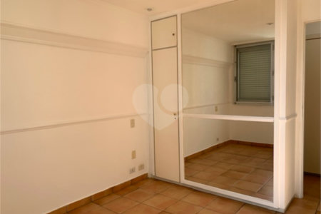 Apartamento à venda com 3 quartos, sendo 1 suíte, em Alto da Boa Vista, São Paulo, SP