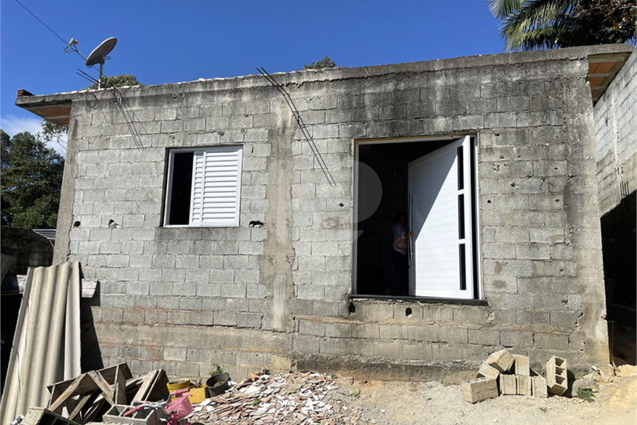 Casa à venda com 3 quartos, sendo 1 suíte, em Roseira, Mairiporã, SP