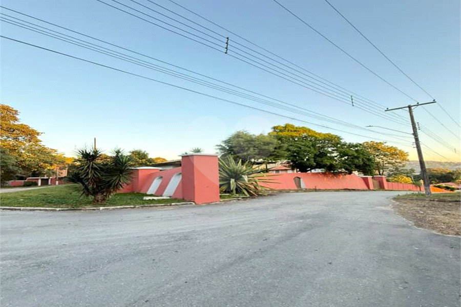 Casa à venda com 6 quartos, sendo 2 suítes, no condomínio Alpes de Mairiporã, Mairiporã - SP