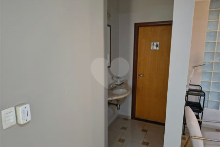 Sobrado à venda com 4 quartos, sendo 2 suítes, em Alto da Boa Vista, Ribeirão Preto, SP