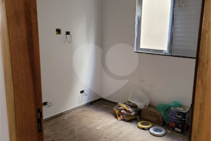 Casa à venda com 3 quartos, sendo 1 suíte, no condomínio Vale dos Gansos, Mairiporã - SP