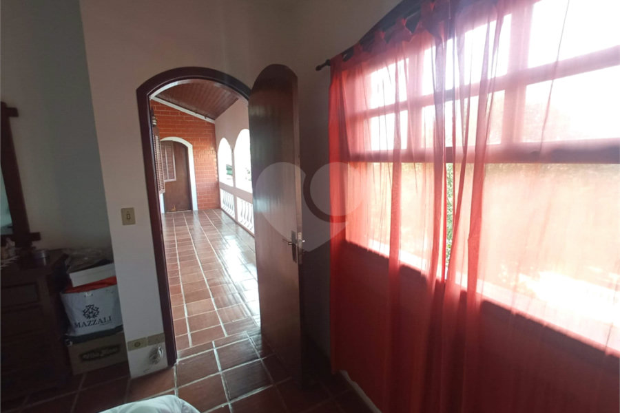 Casa à venda com 4 quartos, sendo 1 suíte, no condomínio Alpes da Cantareira, Mairiporã - SP