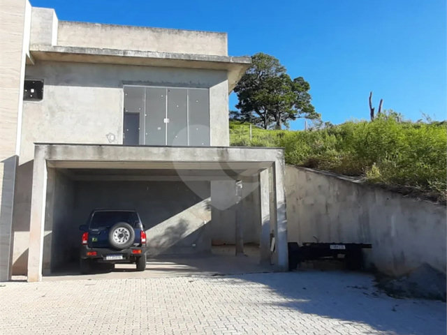 Casa à venda com 3 suítes no condomínio Aútria da Cantareira, Mairiporã - SP