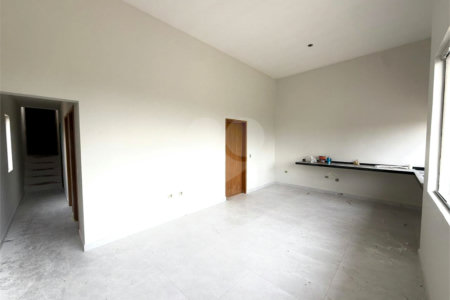Casa à venda com 3 quartos, sendo 1 suíte,  em Loteamento Vale das Flores, Atibaia, SP
