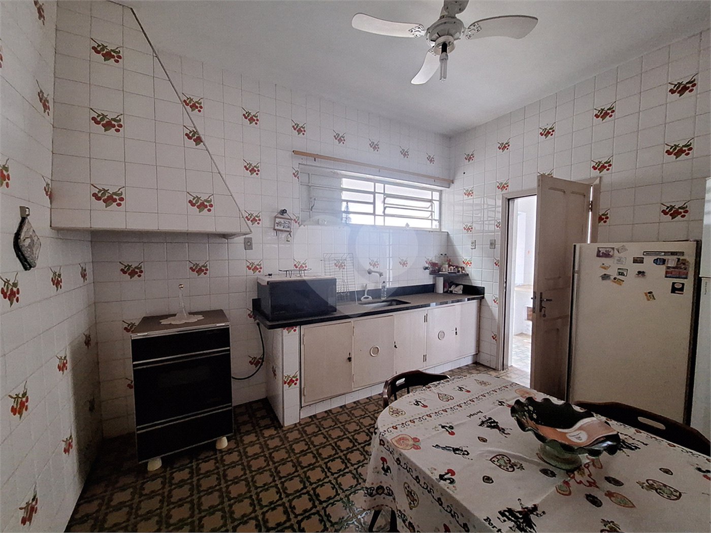 Casa à venda com 3 quartos, sendo 1 suíte, no Centro, Vinhedo, SP