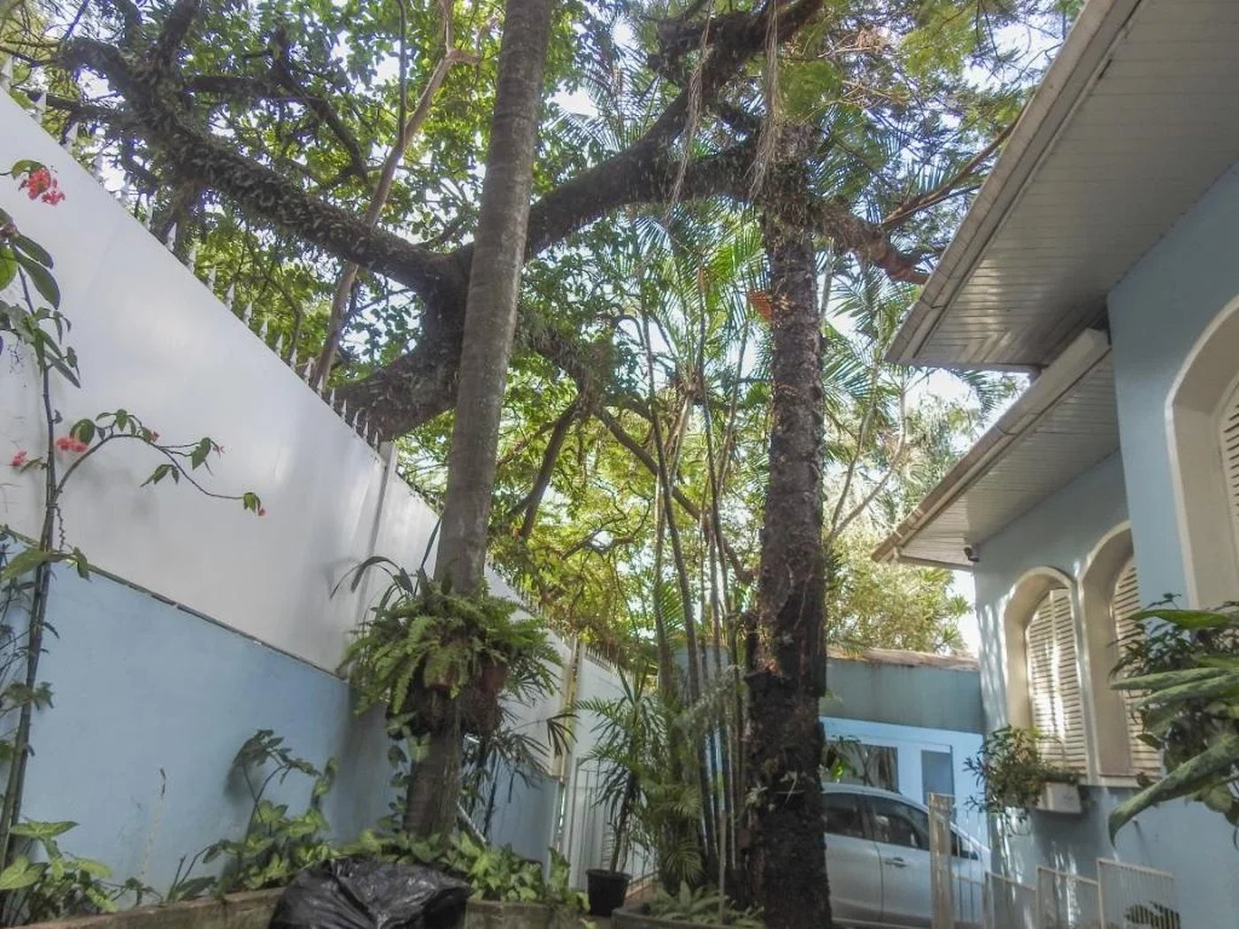 Casa Térrea à venda com 4 quartos, sendo 2 suítes,  em Jardim das Bandeiras, São Paulo, SP