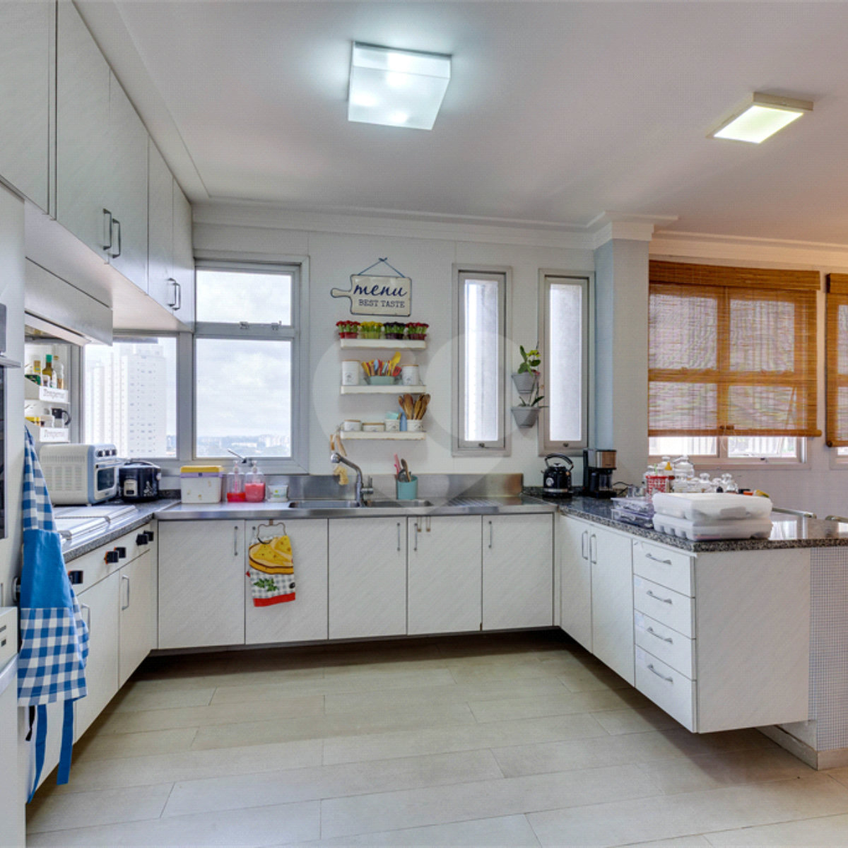 Apartamento à venda com 4 suítes em Jardim Marajoara, São Paulo, SP