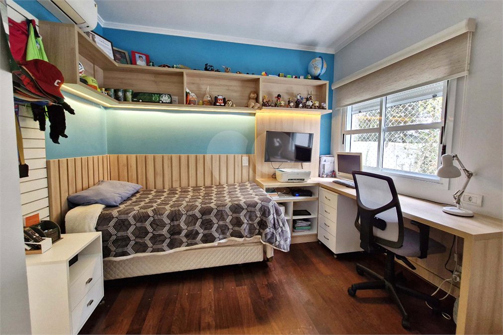 Casa à venda com 4 quartos, sendo 3 suítes,  no condomínio Le Lis Vert Village, São Paulo - SP