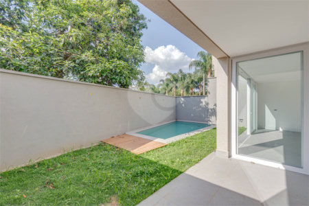 Casa à venda com 4 suítes no condomínio Vila Arese, São Paulo - SP