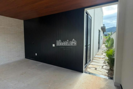 Casa à venda com 3 suítes no condomínio Ecoville 1, Atibaia - SP
