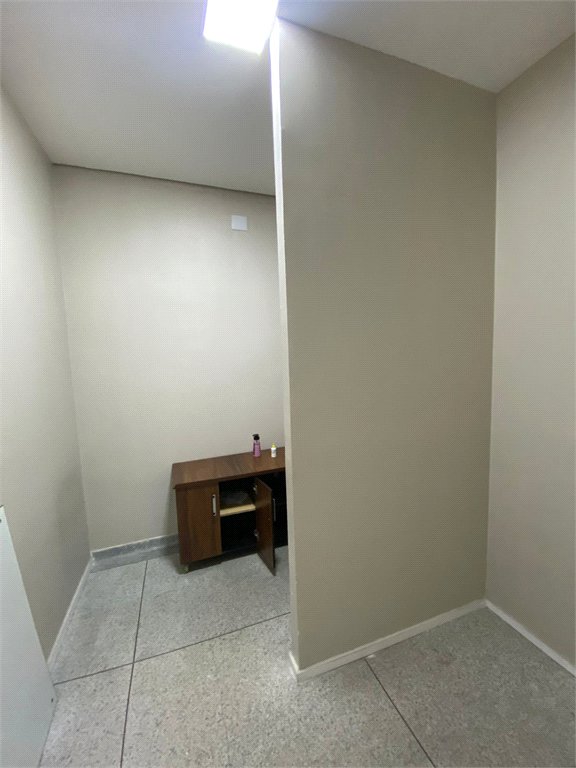 Salão Comercial para alugar em Vila Romanópolis, Ferraz de Vasconcelos, SP