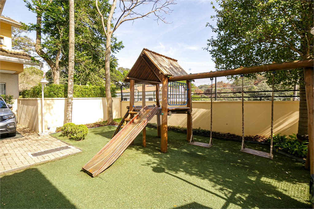 Casa à venda com 3 suítes no condomínio Villaggio Belvedere, São Paulo - SP