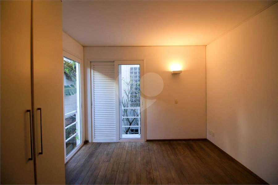 Casa à venda ou para alugar com 5 quartos, sendo 3 suítes,  em Vila Madalena, São Paulo, SP
