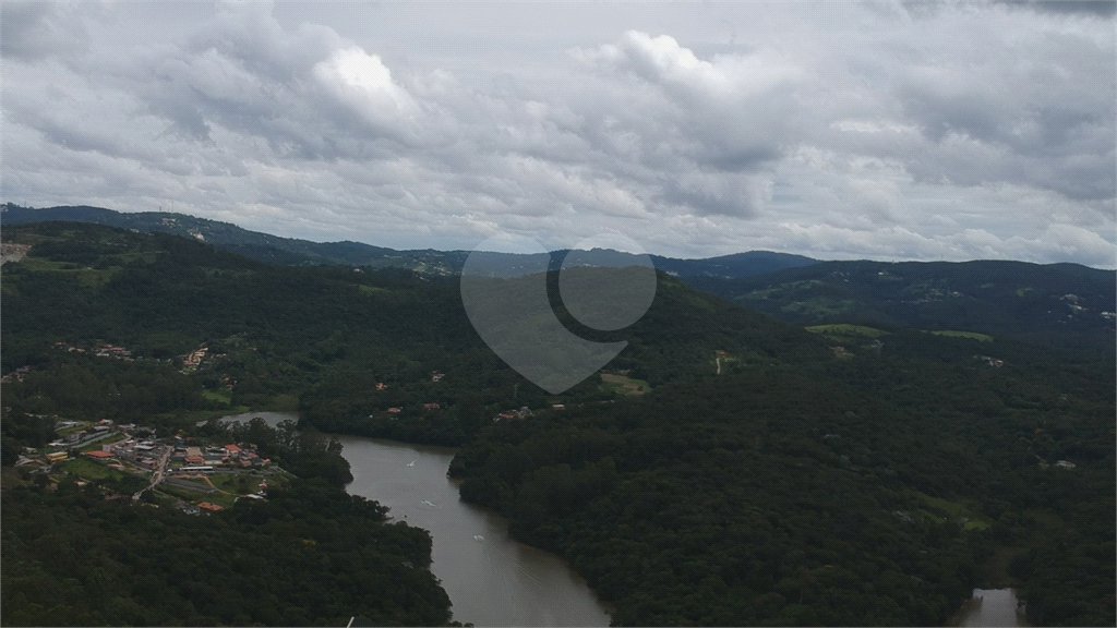 Casa à venda com 4 suítes no condomínio Loteamento Haras El Passo, Mairiporã - SP