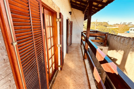 Sobrado à venda com 3 quartos, sendo 1 suíte, em Chácara Recanto Verde, Cotia, SP