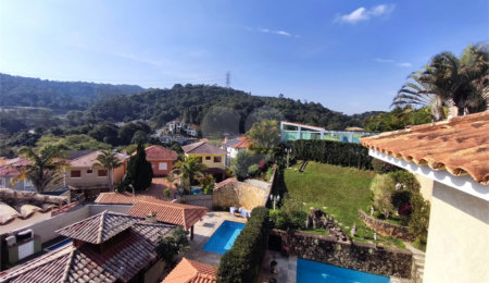 Casa à venda com 3 suítes no condomínio Jd Itatinga, São Paulo - SP