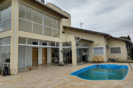 Casa à venda com 4 quartos, sendo 2 suítes, no condomínio Primavera, Salto - SP