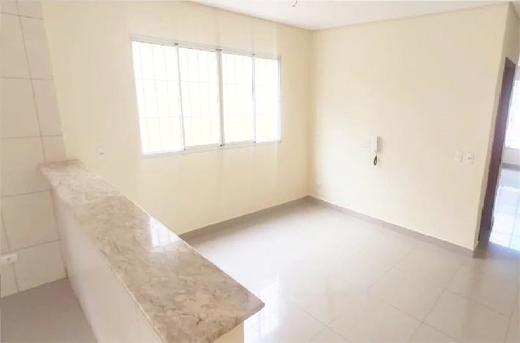 Sobrado à venda com 3 quartos, sendo 1 suíte, em Cidade São Francisco, São Paulo, SP