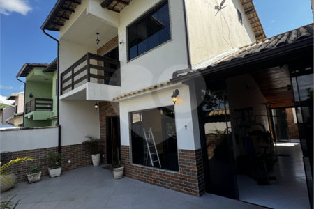 Casa à venda com 3 quartos, sendo 1 suíte, no condomínio Village da Posse, Rio de Janeiro - RJ