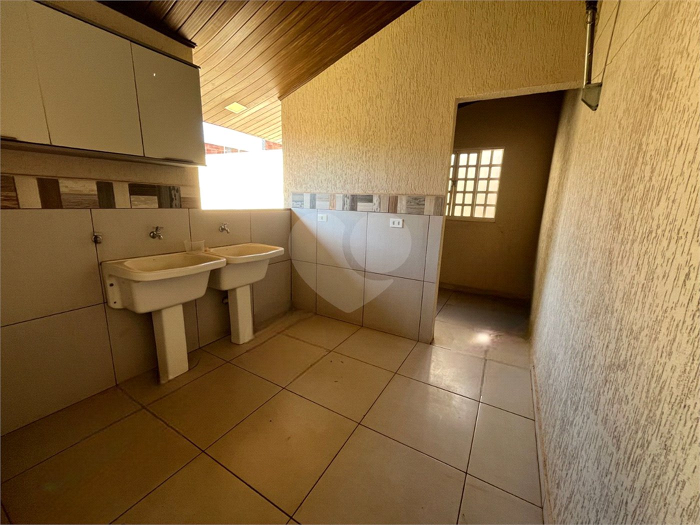 Casa à venda com 3 quartos, sendo 1 suíte, em Ipê, Três Lagoas, MS