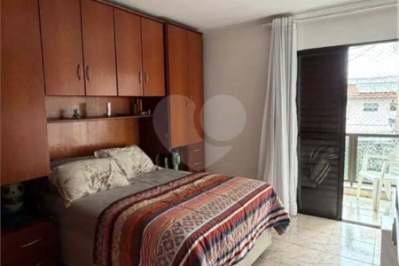 Sobrado à venda com 3 quartos, sendo 1 suíte, em Parque Maria Domitila, São Paulo, SP