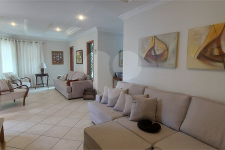 Sobrado à venda com 3 quartos, sendo 1 suíte, em Jardim Santa Rosália, Sorocaba, SP