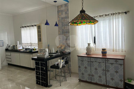 Casa à venda com 2 suítes em Cidade Jardim, Araraquara, SP