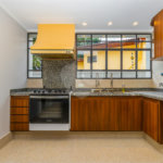 Casa à venda com 4 quartos, sendo 2 suítes, em Jardim Marajoara, São Paulo, SP