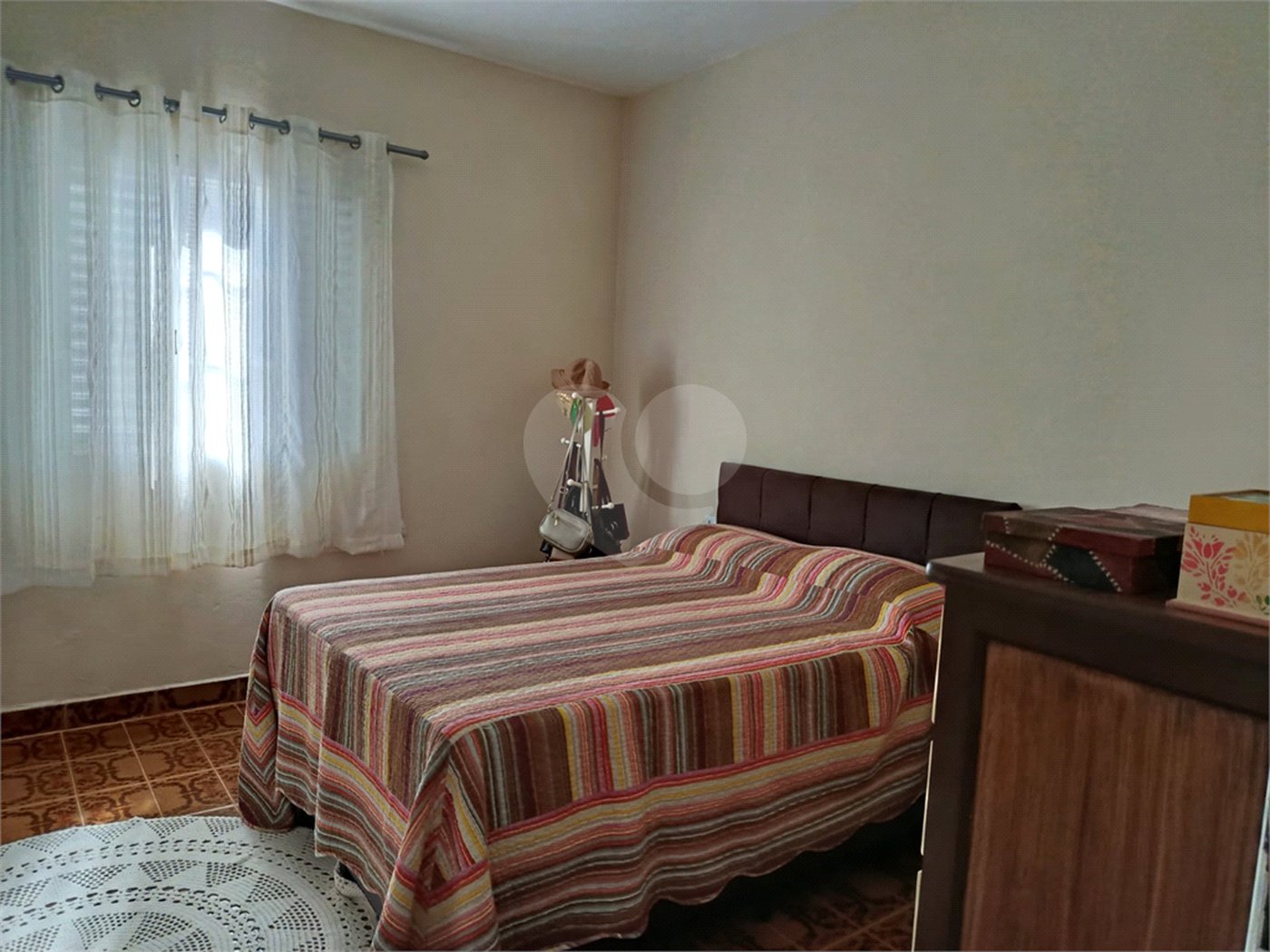 Casa térrea e espaçosa no centro da cidade por apenas R$370.000,00!!! Vamos agendar uma visita?