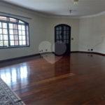 Sobrado à venda ou para alugar com 4 quartos, sendo 1 suíte,  em Barro Branco (zona Norte), São Paulo, SP