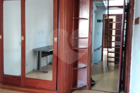 Sobrado à venda com 3 quartos em Moema, São Paulo, SP
