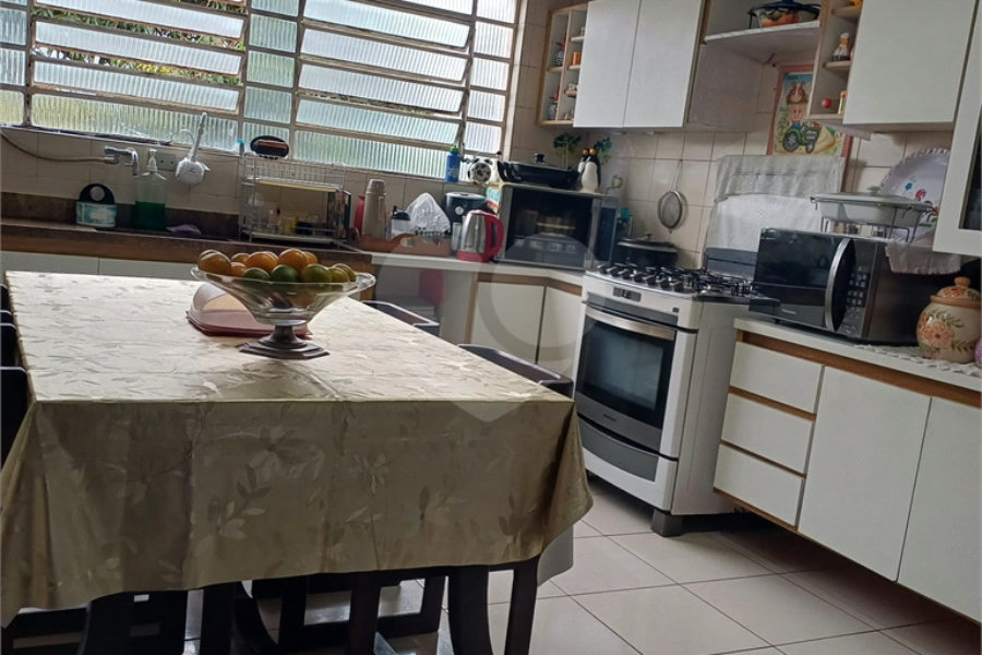 Sobrado à venda com 4 quartos, sendo 1 suíte, em Tremembé, São Paulo, SP