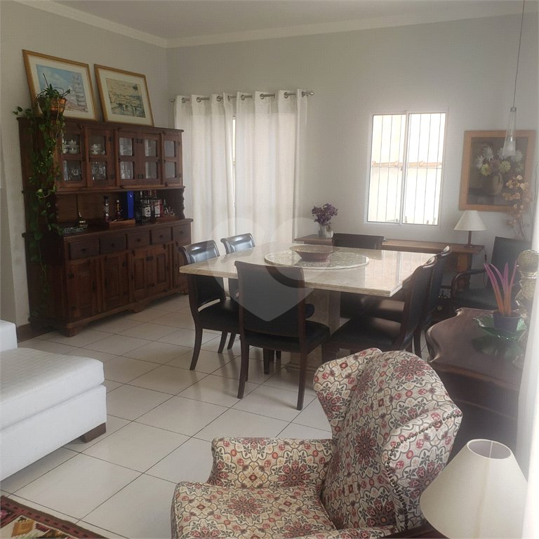 Sobrado à venda com 3 quartos, sendo 1 suíte, em Tremembé, São Paulo, SP