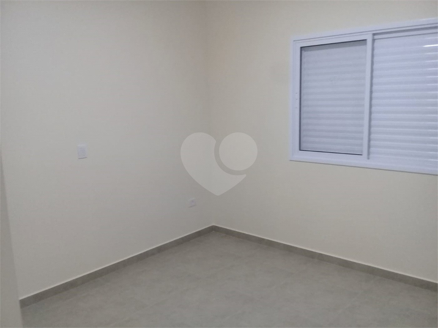 Casa à venda com 3 quartos, sendo 1 suíte,  em Loteamento Jardim Solares, Atibaia, SP