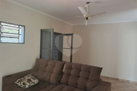 Casa à venda com 3 quartos, sendo 1 suíte, em Vila Boa Vista 1, São Carlos, SP