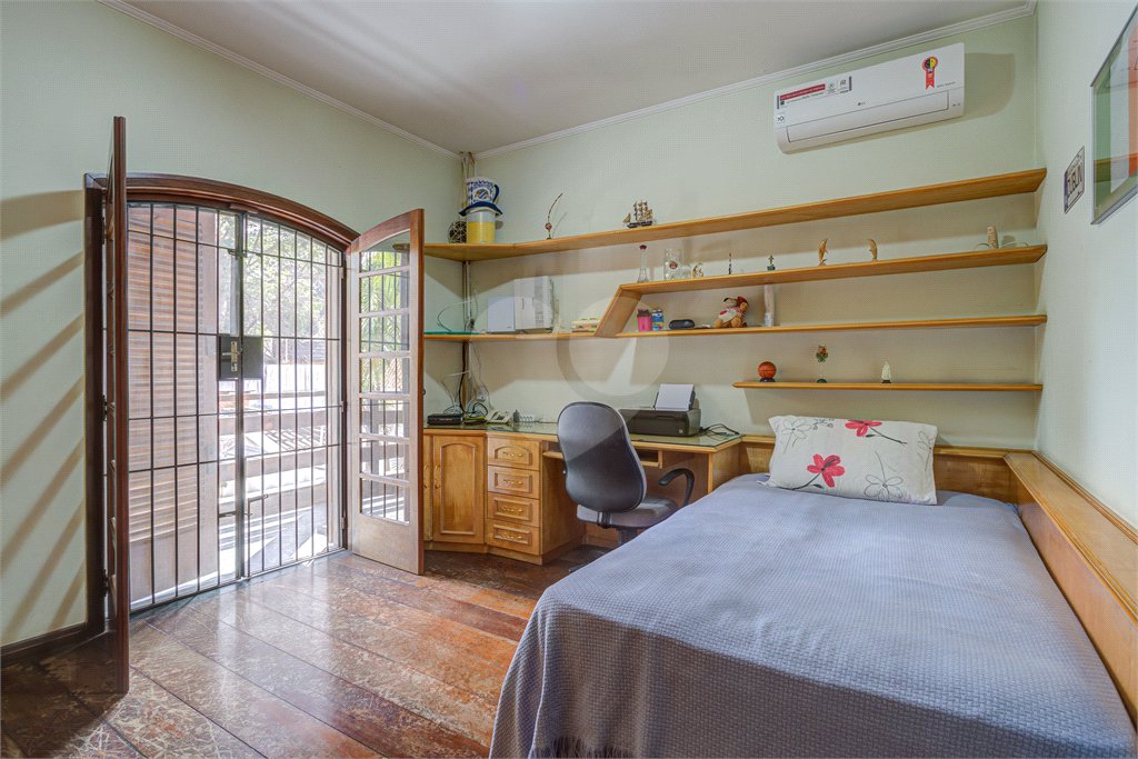 Sobrado à venda com 3 quartos, sendo 1 suíte, em Interlagos, São Paulo, SP