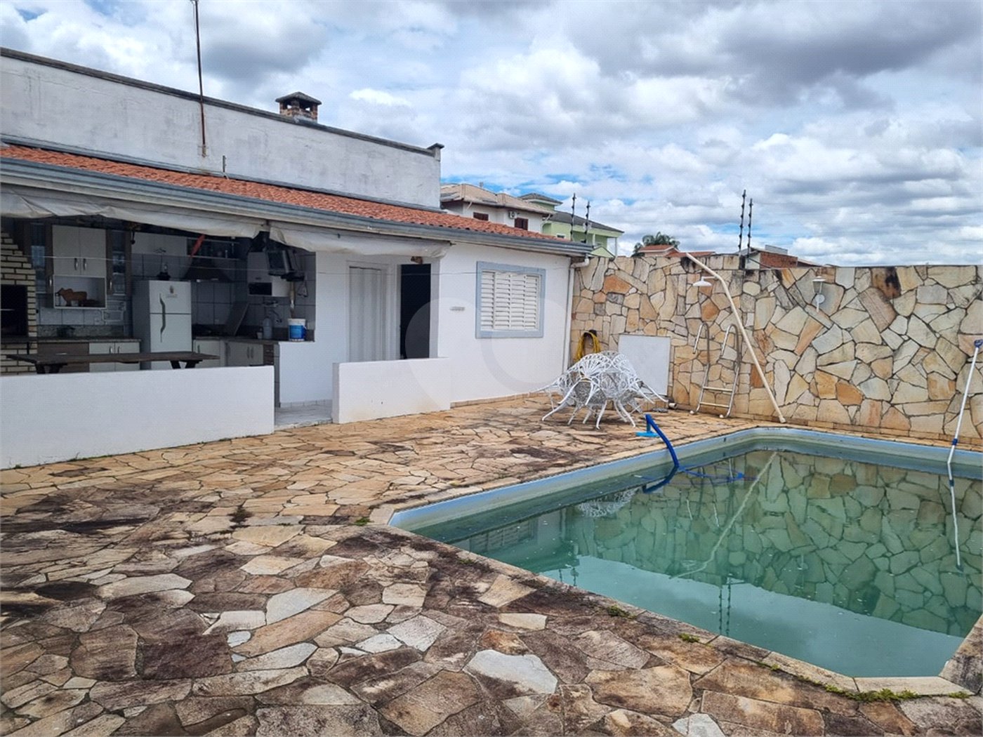 Casa à venda com 4 quartos, sendo 1 suíte, no condomínio Parque Ibiti do Paço, Sorocaba - SP