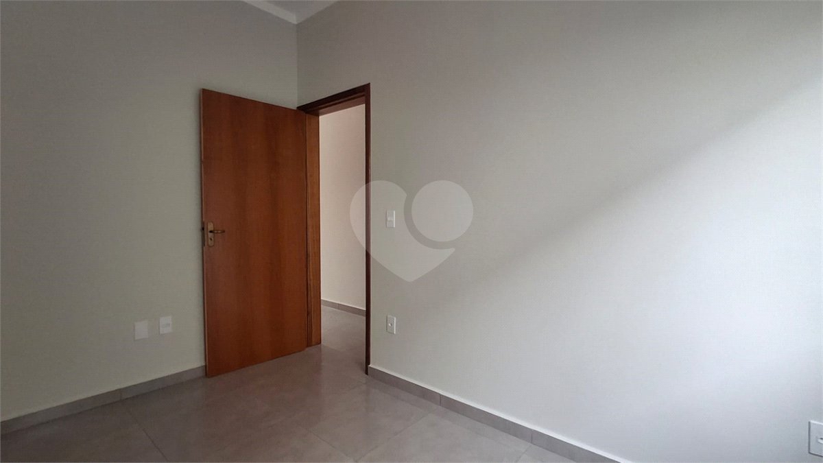 Casa de Vila à venda com 2 quartos em Jardim Santa Marta, Sorocaba, SP
