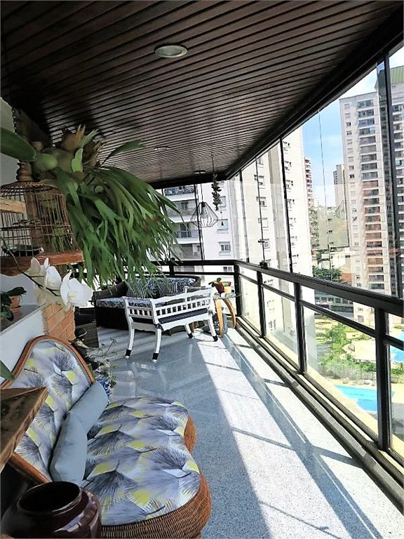 Apartamento à venda com 3 quartos, sendo 2 suítes, em Jardim Parque Morumbi, São Paulo, SP