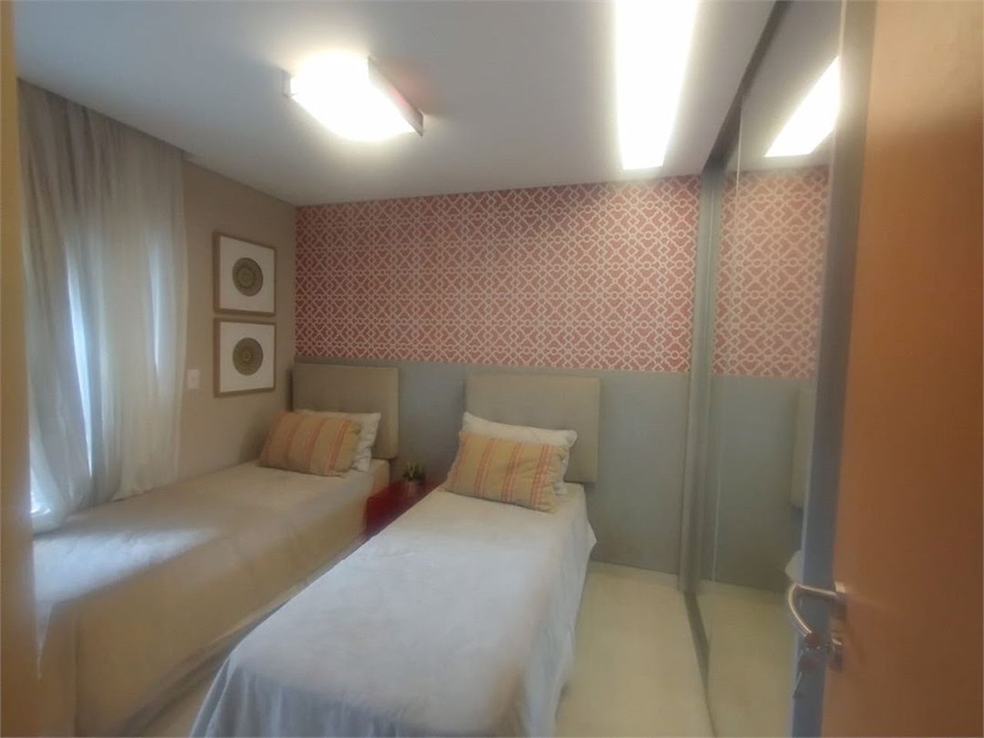 Apartamento Residencial à venda, Jardim Virginia, Guarujá - AP1301.
