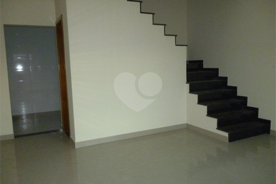 Casa à venda com 3 quartos, sendo 1 suíte, no condomínio Residencial Vila Primavera (zona Norte), São Paulo - SP