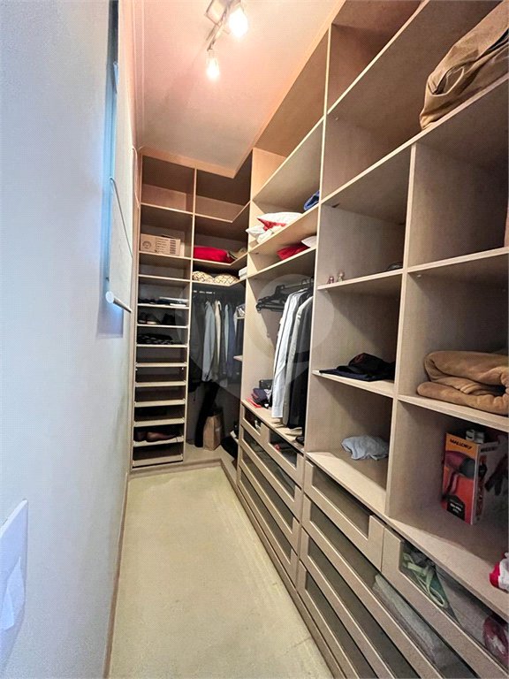 Casa à venda com 5 quartos, sendo 3 suítes, no condomínio Santa Teresa 1, Vinhedo - SP