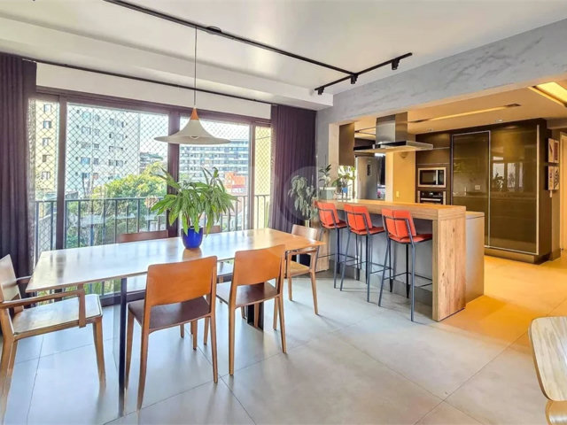 Apartamento à venda com 2 suítes em Alto da Lapa, São Paulo, SP