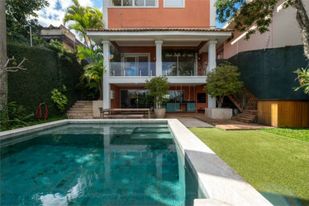 Casa à venda com 6 quartos, sendo 4 suítes,  em Morumbi, São Paulo, SP