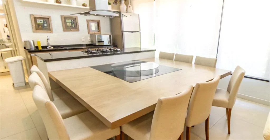 Apartamento à venda na Moóca, 68m², 2 dormitórios, 1 suíte, 1 vaga, ar condicionado, varanda, lazer completo