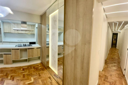 Apartamento à venda com 3 quartos, sendo 1 suíte, em Alto da Boa Vista, São Paulo, SP
