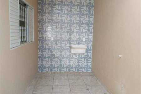 Casa térrea no Cidade Aracy .