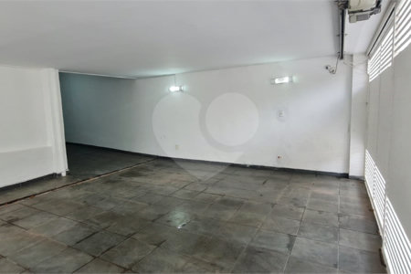 Sobrado à venda com 5 quartos, sendo 4 suítes, em Brooklin Velho, São Paulo, SP