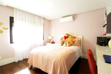 Apartamento à venda com 3 quartos, sendo 1 suíte, em Indianópolis, São Paulo, SP