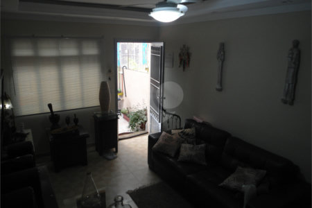 Sobrado à venda com 3 quartos em Vila Gomes, São Paulo, SP